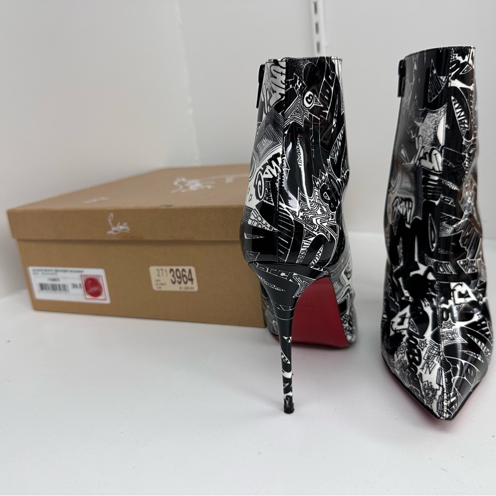 Christian Louboutin So Kate booty 100 patent nicograf